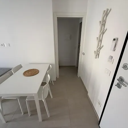 Eleven & Rum i privatbostad Olbia